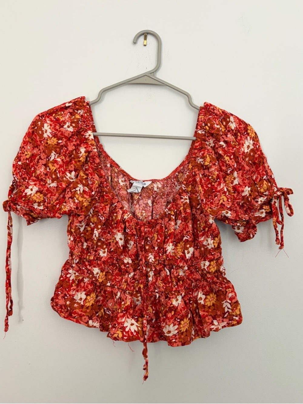 Arizona Jean Company Red Floral Smocked Peplum Top